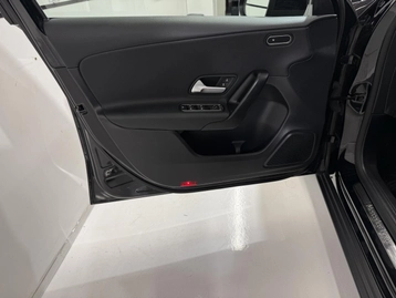 Image véhicule Mercedes CLASSE A (9) Image véhicule Mercedes CLASSE A (9)