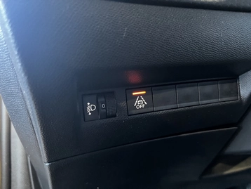 Image véhicule  Peugeot 208 (12)