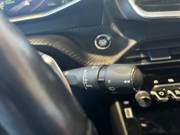 Image véhicule  Peugeot 208 (18)