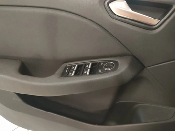 Image véhicule  Renault CLIO (9)