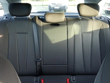 Image véhicule  Audi A4 AVANT (29)