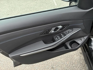 Image véhicule  BMW SÉRIE 3 TOURING (20)