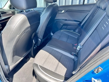 Image véhicule  Kia RIO (8)