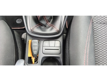 Image véhicule  Ford FIESTA (32)
