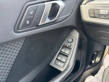 Image véhicule BMW SÉRIE 1 (18) Image véhicule BMW SÉRIE 1 (18)