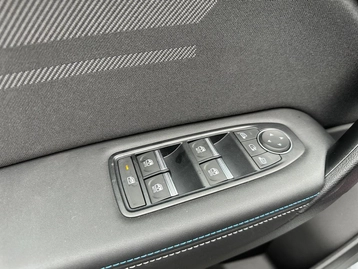 Image véhicule  Renault SYMBIOZ (25)