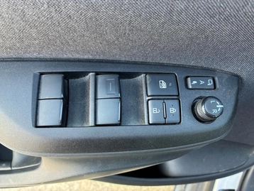 Image véhicule  Toyota YARIS CROSS (18)