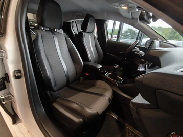 Image véhicule  Peugeot 208 (8)