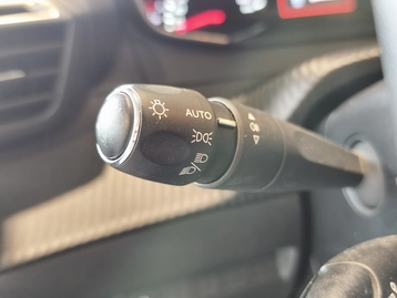 Image véhicule  Peugeot 208 (16)