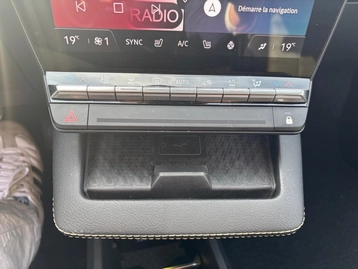 Image véhicule  Renault MEGANE (34)