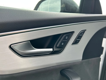 Image véhicule  Audi Q8 (22)