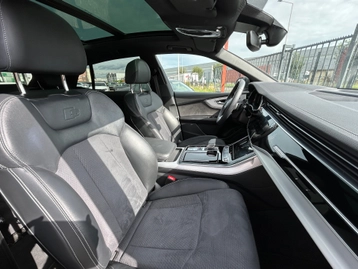 Image véhicule  Audi Q8 (10)