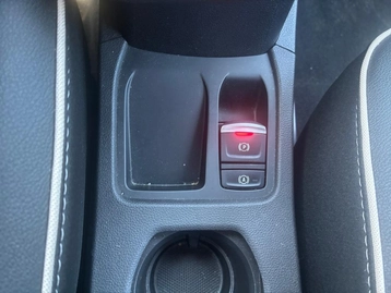 Image véhicule  Renault CLIO (33)