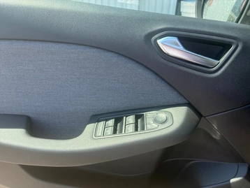 Image véhicule  Renault CLIO (16)