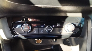 Image véhicule  Opel CORSA (10)