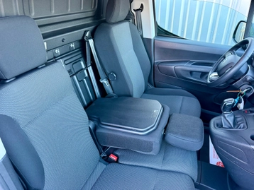 Image véhicule Citroën BERLINGO (12) Image véhicule Citroën BERLINGO (12)