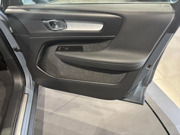 Image véhicule  Volvo XC40 (27)