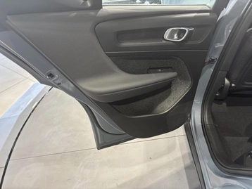 Image véhicule  Volvo XC40 (19)