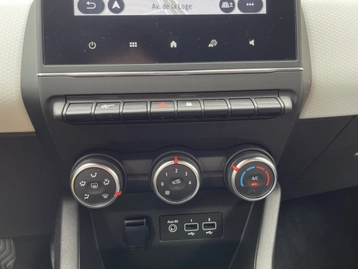 Image véhicule  Renault CLIO (18)