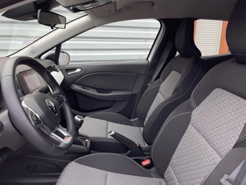 Image véhicule  Renault CLIO (3)