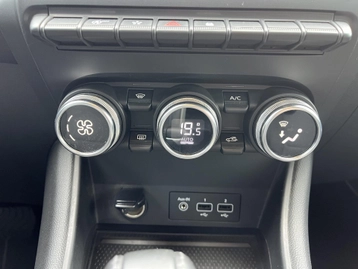 Image véhicule  Renault CAPTUR (25)