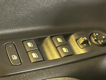 Image véhicule  Peugeot RIFTER (21)