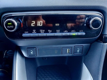 Image véhicule  Mazda MAZDA2 HYBRID (12)