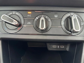 Image véhicule  Volkswagen POLO (21)