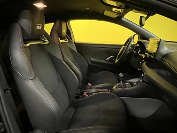Image véhicule  Toyota YARIS (31)