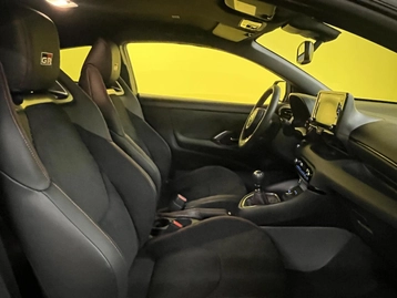 Image véhicule  Toyota YARIS (25)