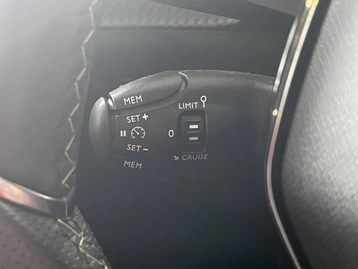 Image véhicule  Peugeot 208 (21)