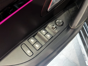 Image véhicule  Peugeot 208 (13)