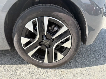 Image véhicule  Peugeot 208 (9)
