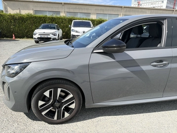 Image véhicule  Peugeot 208 (1)