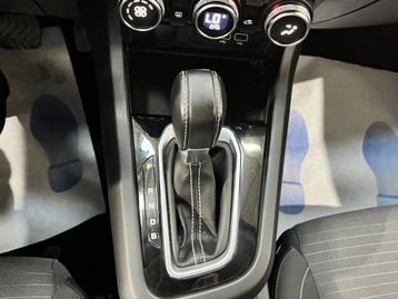 Image véhicule  Renault ARKANA (13)