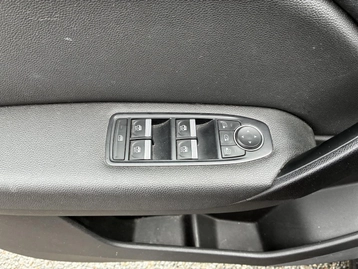 Image véhicule  Renault CAPTUR (11)