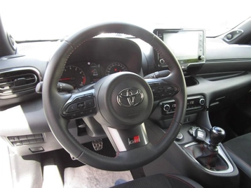 Image véhicule  Toyota YARIS (15)