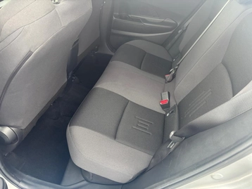 Image véhicule  Toyota C-HR (18)