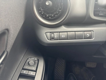 Image véhicule  Toyota C-HR (21)