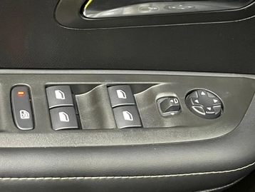 Image véhicule  Peugeot 208 (23)