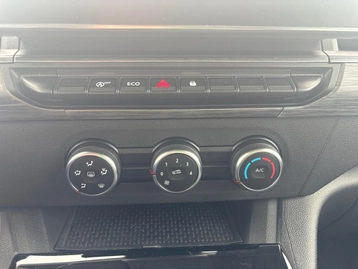 Image véhicule  Renault KANGOO (29)