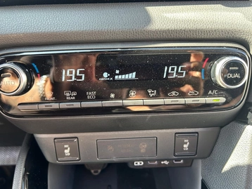 Image véhicule  Toyota YARIS (30)
