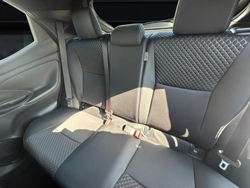 Image véhicule  Toyota YARIS (16)