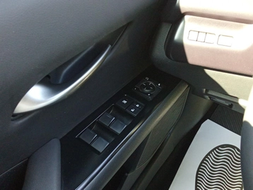 Image véhicule  Lexus UX (33)