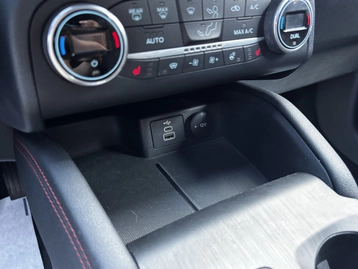 Image véhicule  Ford KUGA (30)