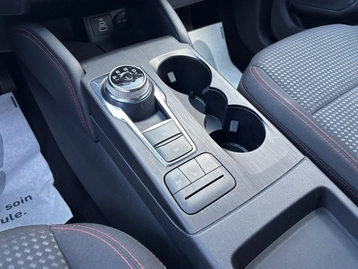 Image véhicule  Ford KUGA (32)