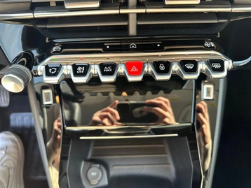 Image véhicule  Peugeot 208 (21)