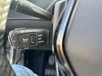 Image véhicule  Peugeot 208 (24)