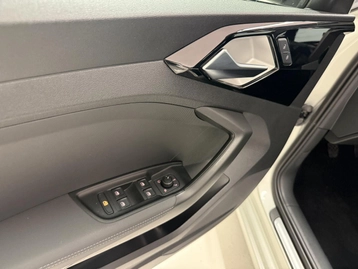 Image véhicule Audi A1 SPORTBACK (12) Image véhicule Audi A1 SPORTBACK (12)