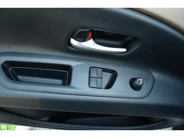 Image véhicule  Toyota AYGO (18)